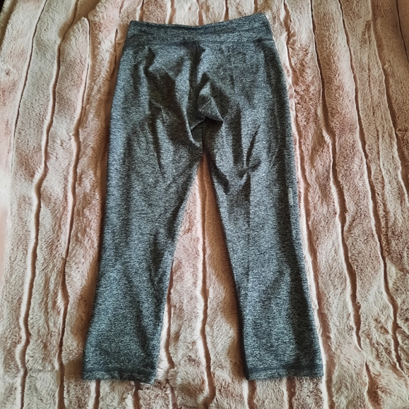 One Tooth Capris - Picture 2 of 4